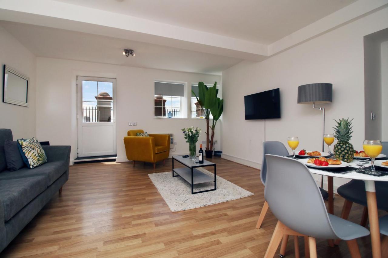 St Thomas Loft Views By Ssw - 2Br, Parking, Sleeps 4, Easy Access To City Centre, Marina, Beach And M4 Swansea Eksteriør billede