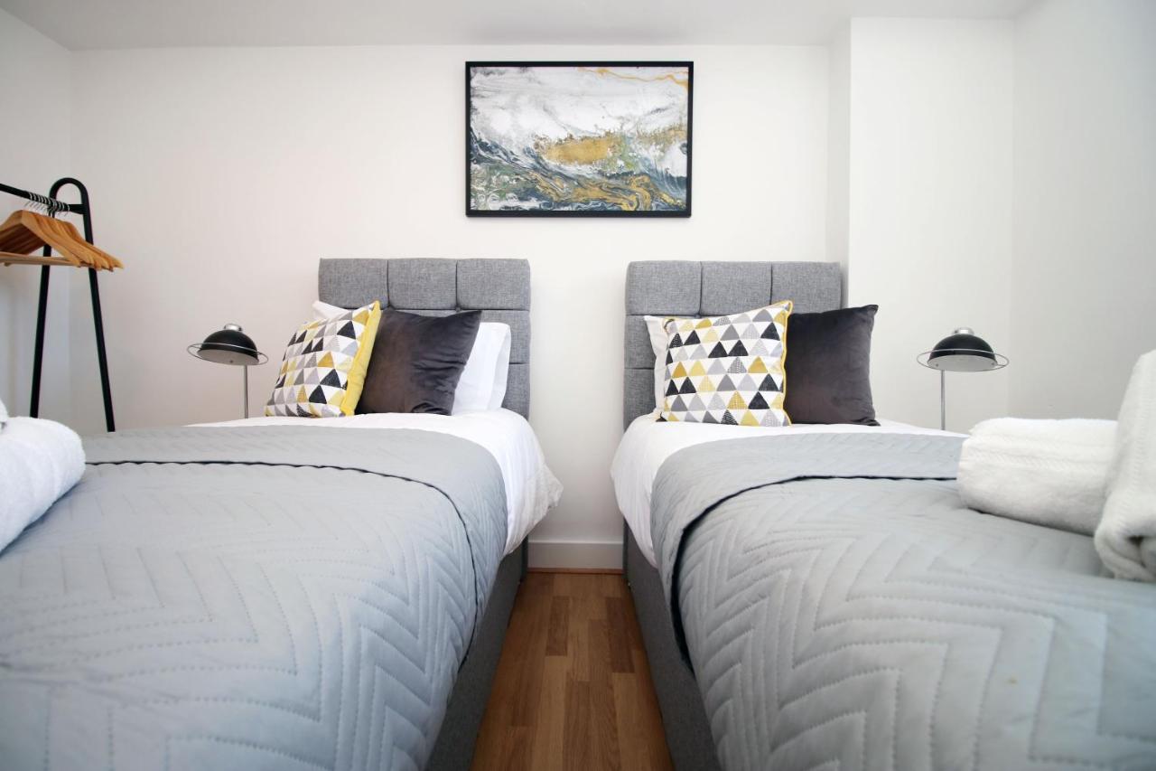 St Thomas Loft Views By Ssw - 2Br, Parking, Sleeps 4, Easy Access To City Centre, Marina, Beach And M4 Swansea Eksteriør billede