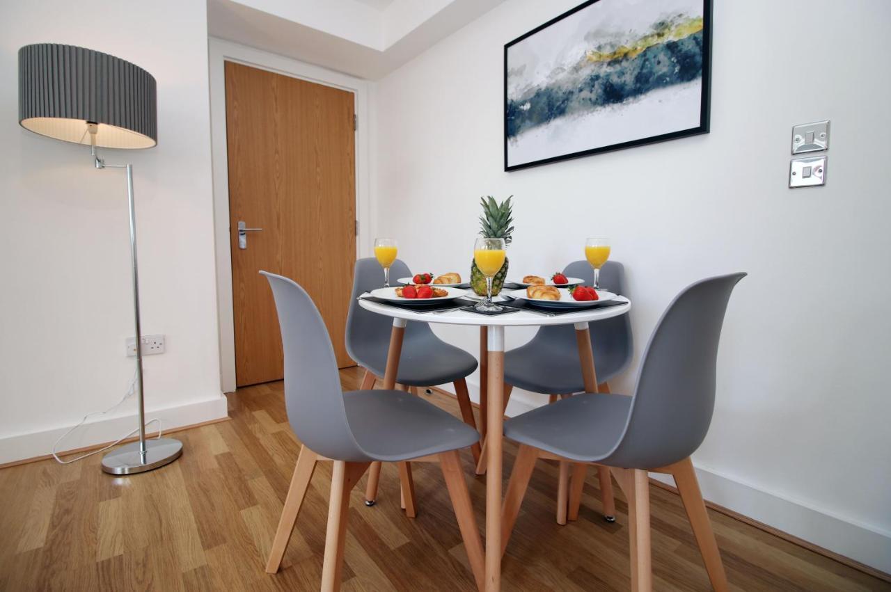 St Thomas Loft Views By Ssw - 2Br, Parking, Sleeps 4, Easy Access To City Centre, Marina, Beach And M4 Swansea Eksteriør billede