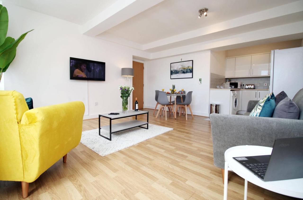 St Thomas Loft Views By Ssw - 2Br, Parking, Sleeps 4, Easy Access To City Centre, Marina, Beach And M4 Swansea Eksteriør billede