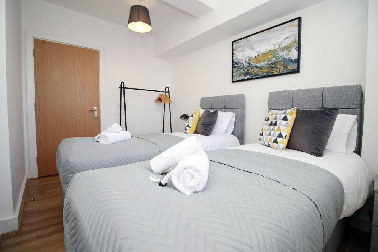 St Thomas Loft Views By Ssw - 2Br, Parking, Sleeps 4, Easy Access To City Centre, Marina, Beach And M4 Swansea Eksteriør billede