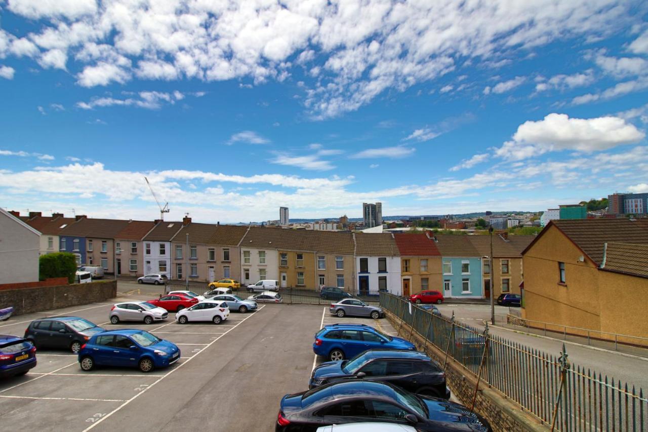 St Thomas Loft Views By Ssw - 2Br, Parking, Sleeps 4, Easy Access To City Centre, Marina, Beach And M4 Swansea Eksteriør billede
