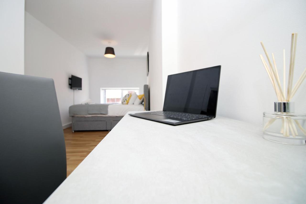 St Thomas Loft Views By Ssw - 2Br, Parking, Sleeps 4, Easy Access To City Centre, Marina, Beach And M4 Swansea Eksteriør billede